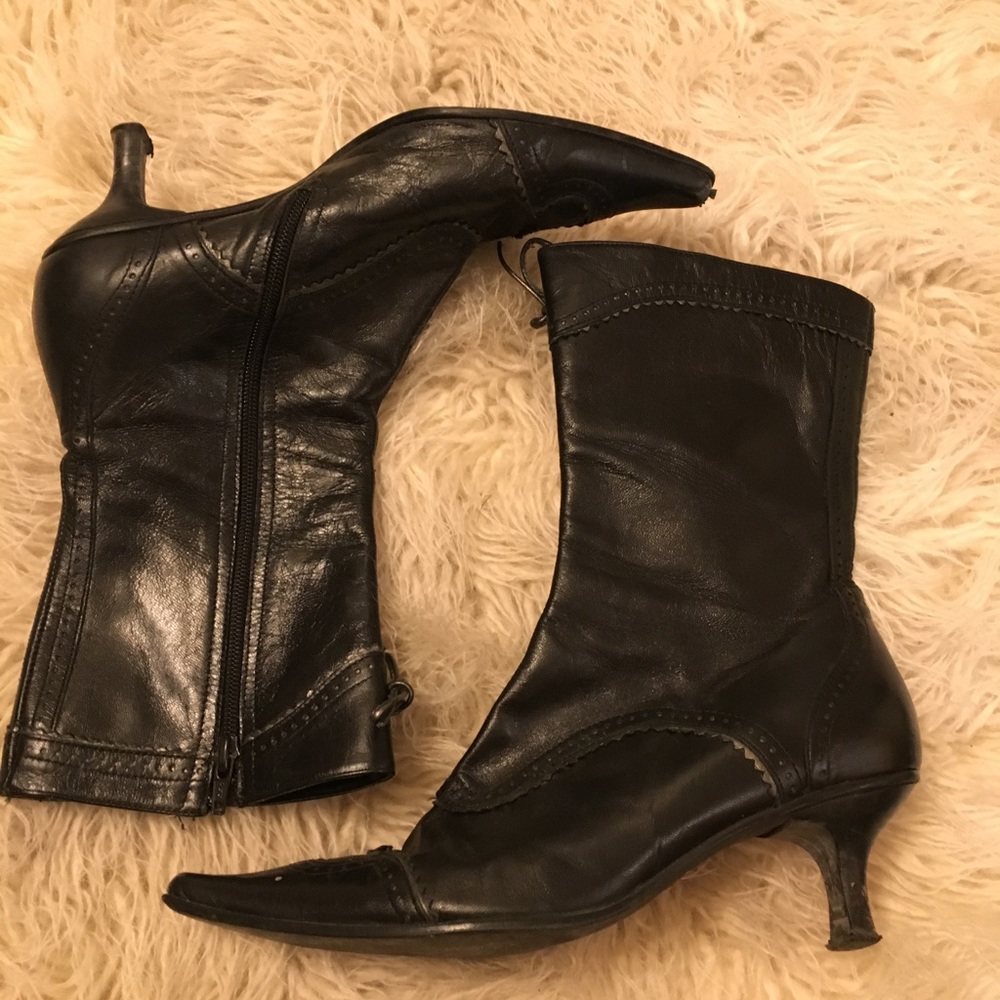 San Marina black leather cute pump boots